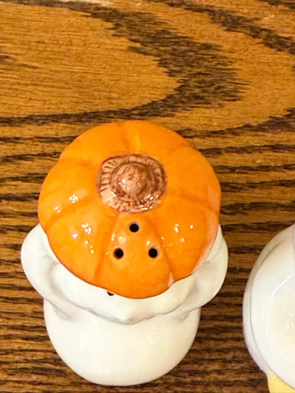 King May Halloween Ghost Salt & Pepper Shaker Set - Vintage Pumpkin & Broom VTG - Picture 9 of 14
